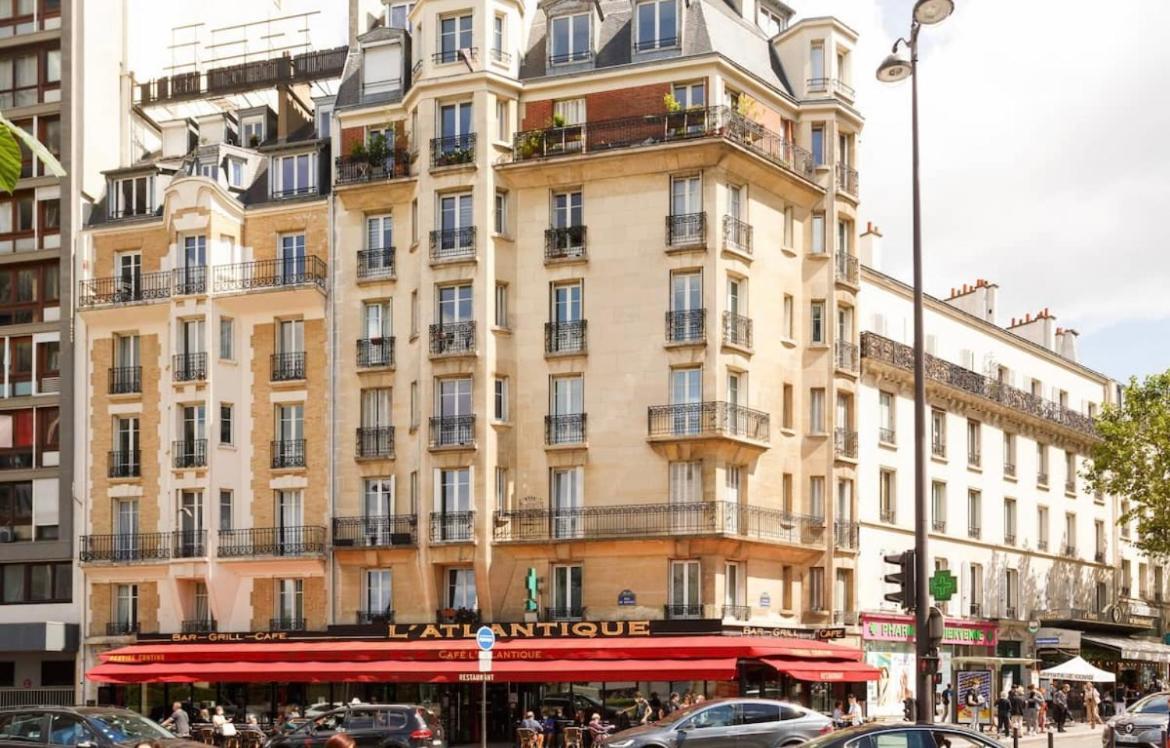 Beautiful Apartment With A View Of Eiffel Tower In Center Париж Экстерьер фото